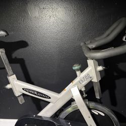 Vision Fitness ES700 Indoor Cycle – Commercial Gym Bike