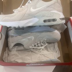 Never Worn In Original Box Nike AirMax (Women’s Size 8)