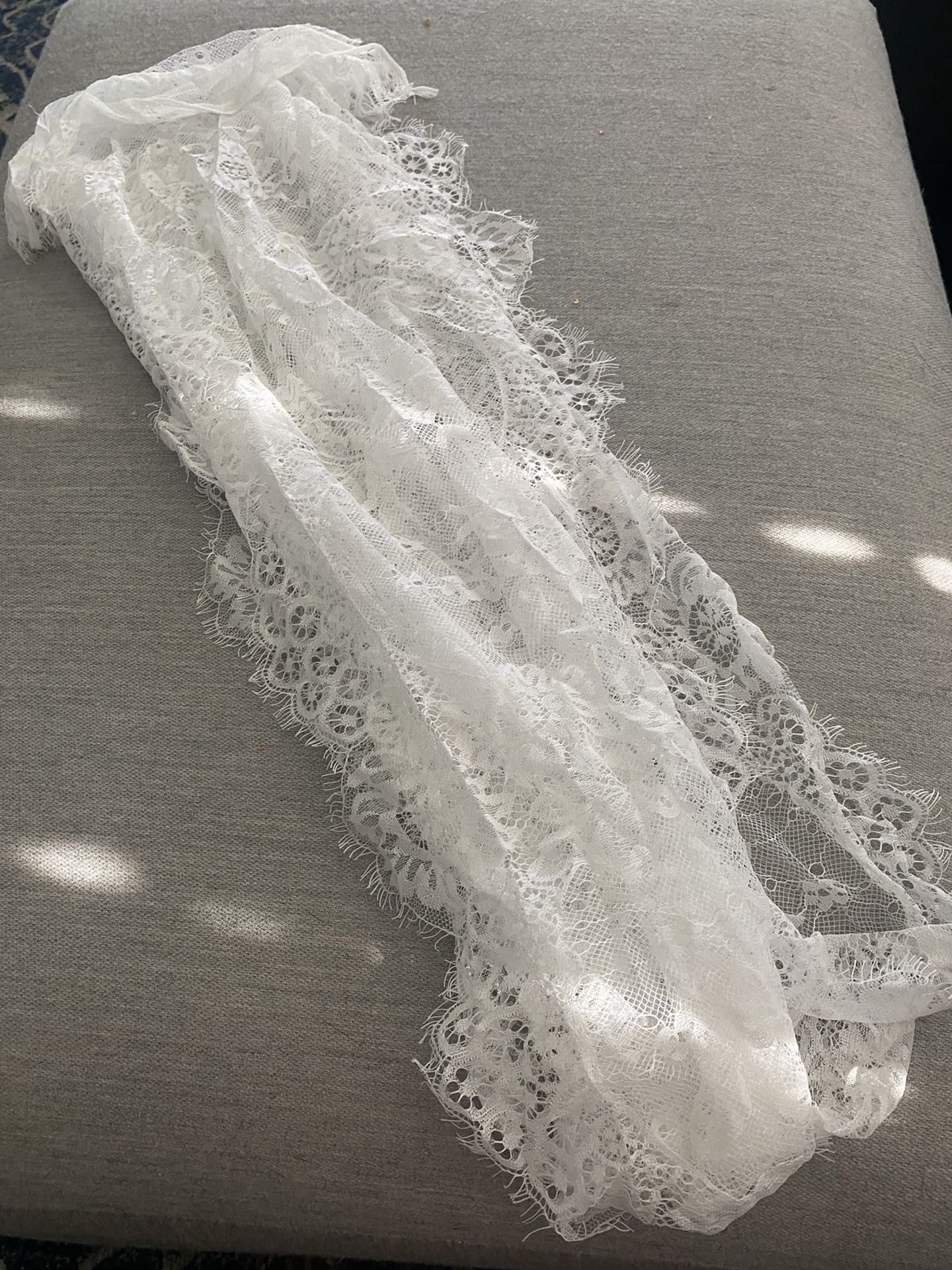 4 White Lace Table Runners