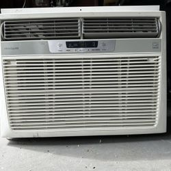 Frigidaire Air Conditioner 15,100 BTU
