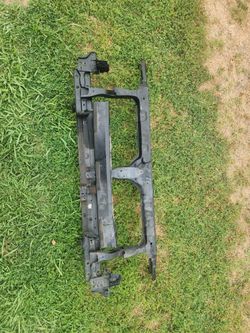Pathfinder/xterra Radiator Support