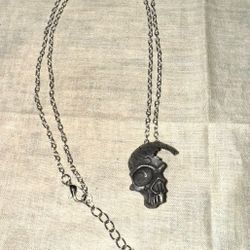 💀
Skull Necklace -
24 inches
💀
