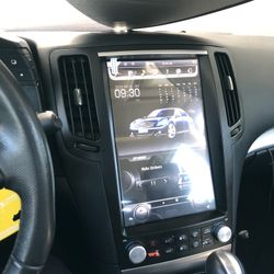 Infiniti G37 Tesla screen