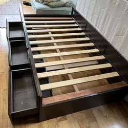 Wooden Trundle Twin Bed With 3 Large Drawers Great Condition 