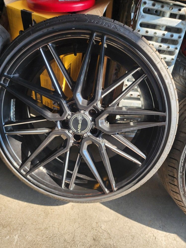 Rims 22" 5x114 With New Tires