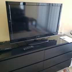 40" & 32" Inches TV