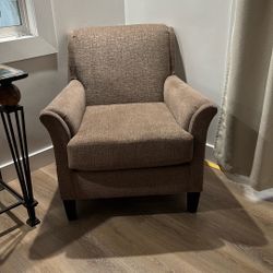 Comfortable Accent Chair 