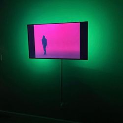 TV WALL MOUNT ON THE WALL