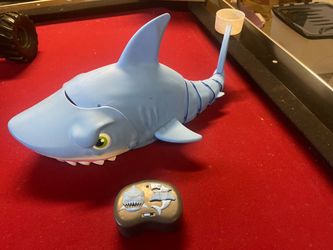 Remote shark toy