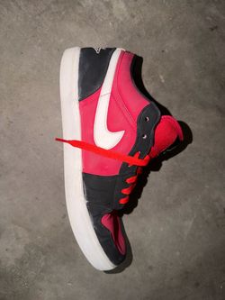 Nike Low-Top Sneaker Red and Black