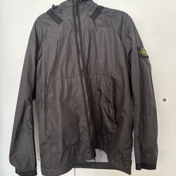Stone Island Windbreaker Black Color Size. XXL 10/10 Condition. With hood