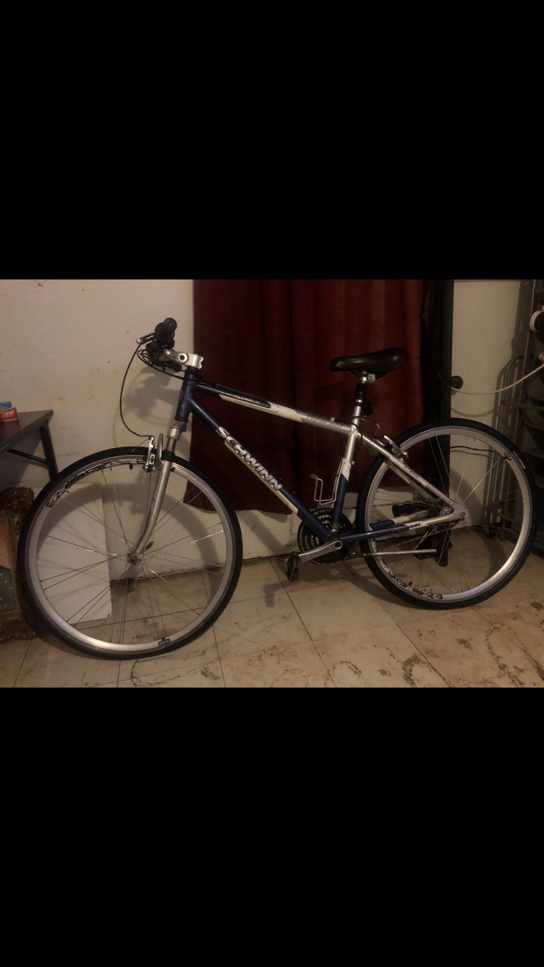 Schwinn Trailway Hybrid bike,