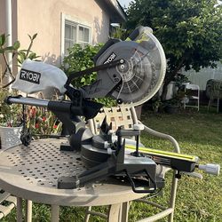 Miter saw like new 10”slides