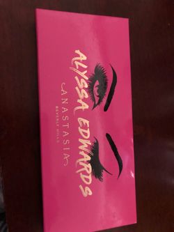 Alyssa Edwards pallet