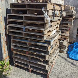 Lot Of 10 Grade B Pallets.... $5 Each