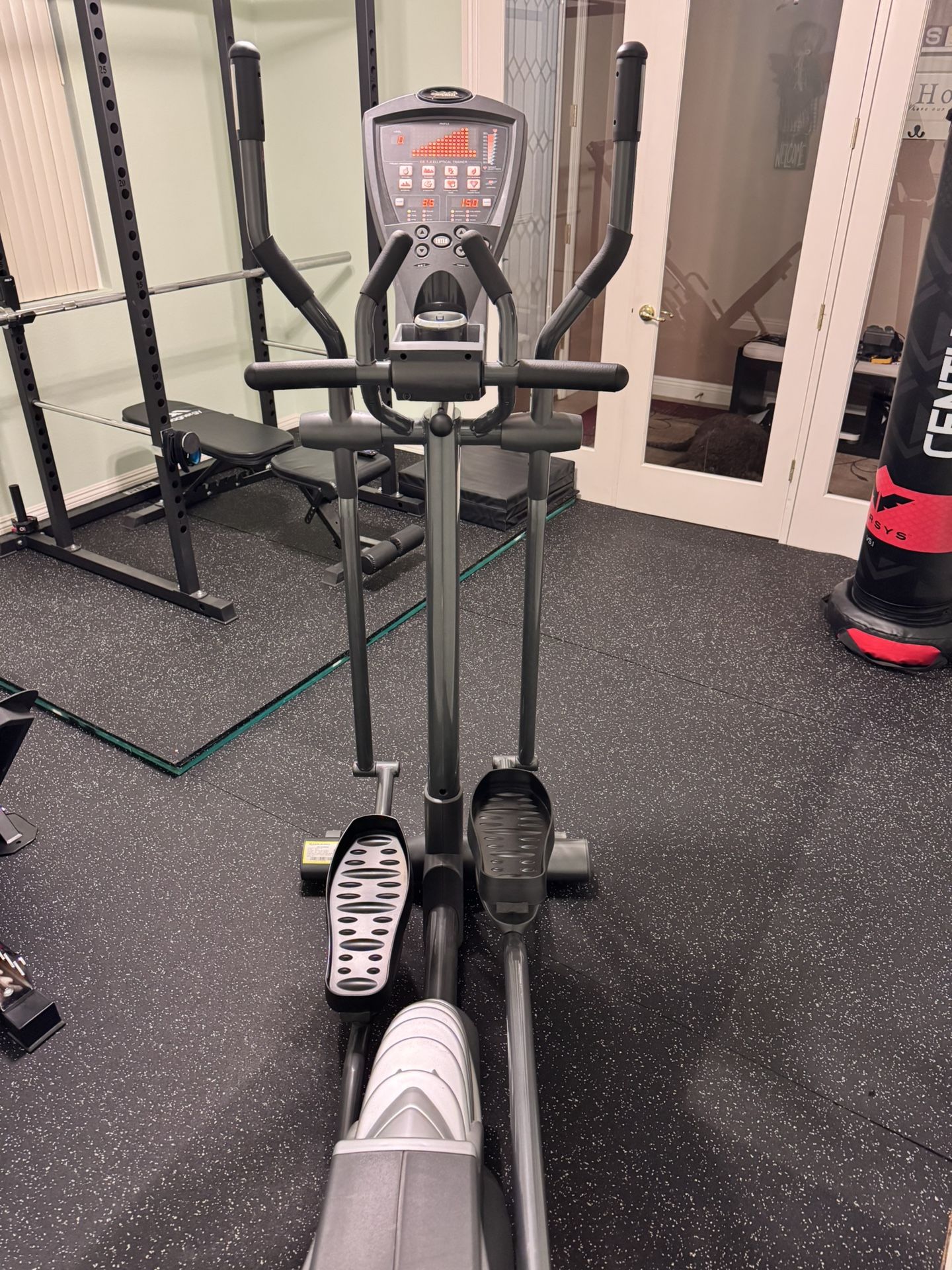 High Quality Elliptical - Smooth Fitness CE 7.4