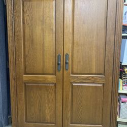 Desk armoire