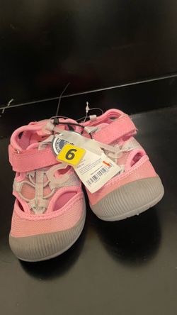 Girls pink shoes new
