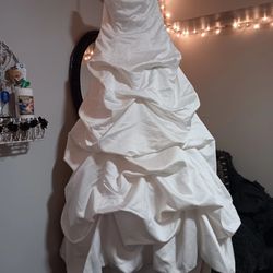 Davids Bridal Davids Dress Size 10 T9168 Satin Pick-up Ivory Ball Gown