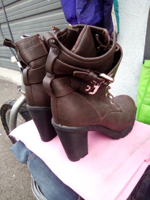 Lady's Boots "Guess"