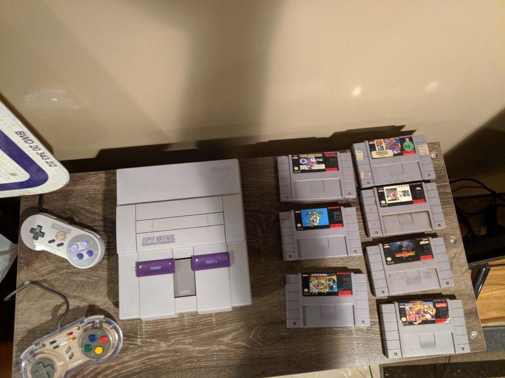 Super Nintendo (SNES) Bundle