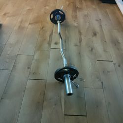 Body Solid Curlbar With A Pair Of 5 Pound Plates