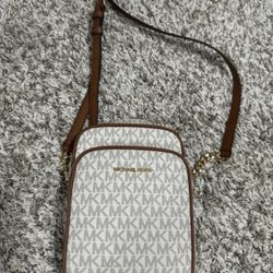 Authentic Michael Kors Jet Set Travel White Crossbody Bag