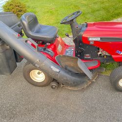 Craftsman  Lawn Tractor 