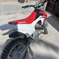 CRF 125 2017      ONLY TRADES