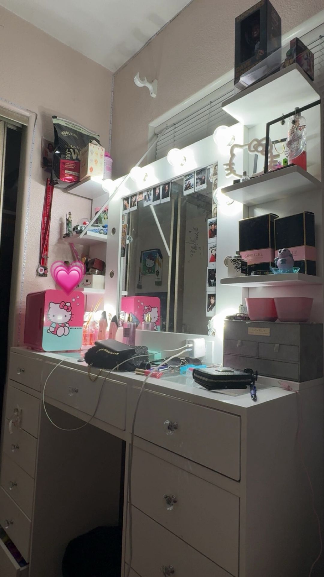 Vanity For Sale With Bulbs!!