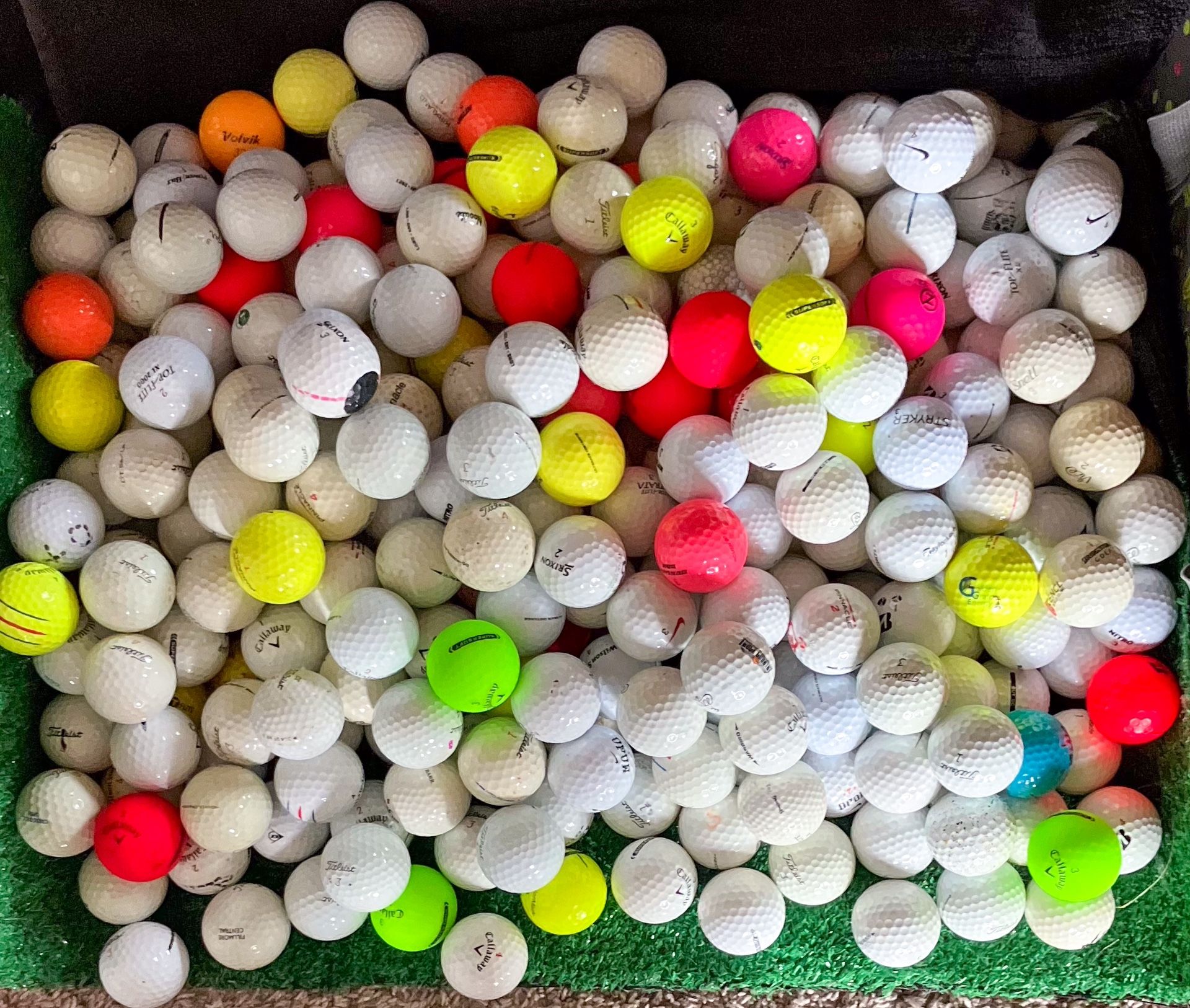 🏌️‍♂️ 300 Cleaned Golf Balls – Titleist, Callaway, Taylormade, Nike – $300 Flat CAN SHIP