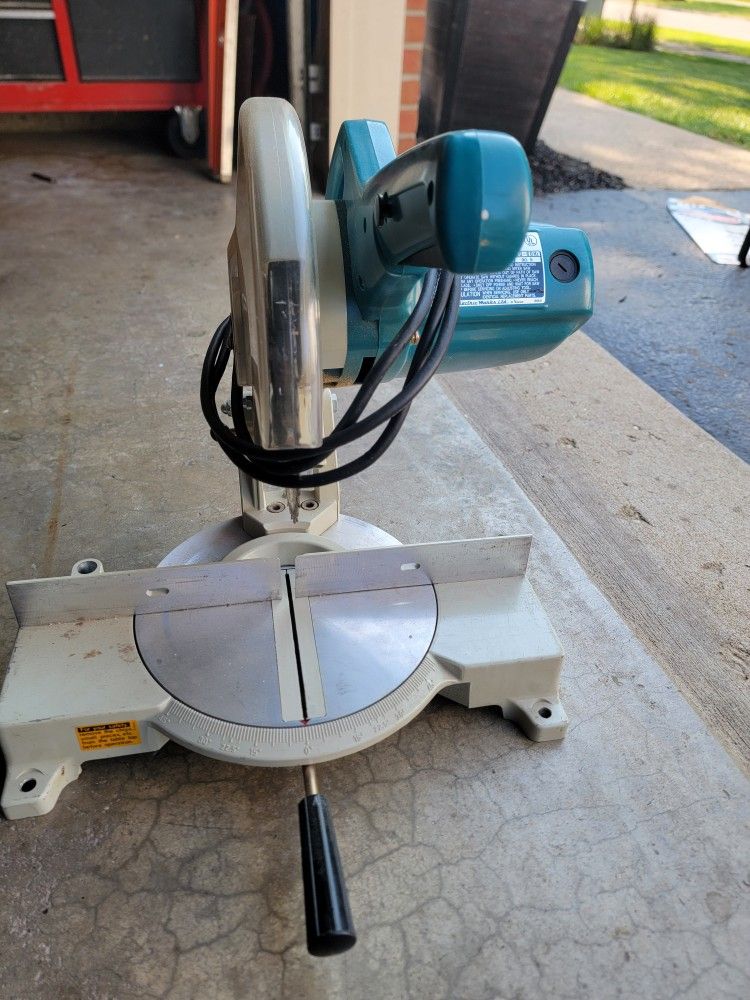 Makita Saw