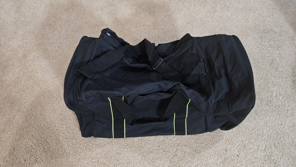 Large Duffle / Travel Bag