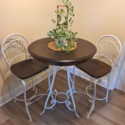 Rustic Farmhouse Round 3 Piece Dining Table