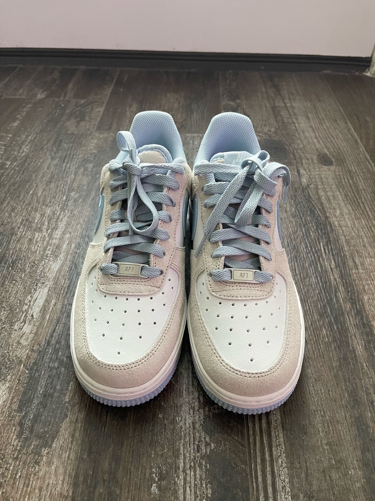Nike Air Force 1 '07 LV8 Shoes Size: M 6 / W 7.5