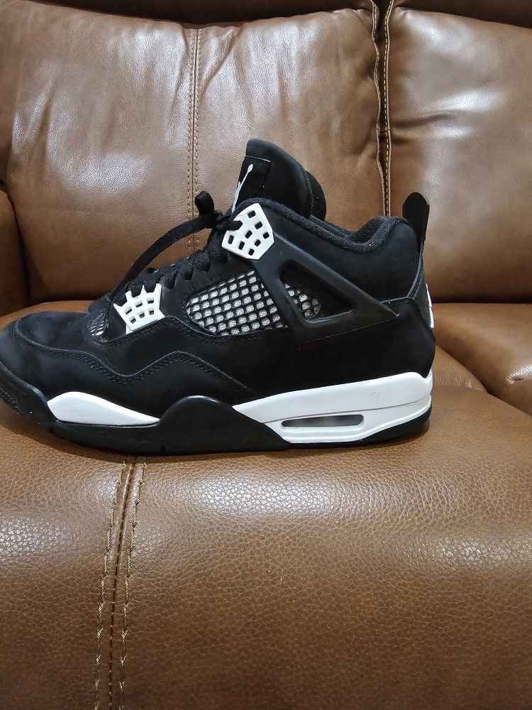 Retro 4 Jordan's White Thunder