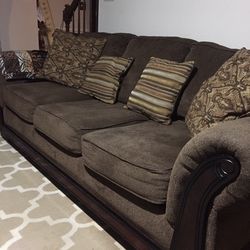 Sofa Brown With 4 Cousion