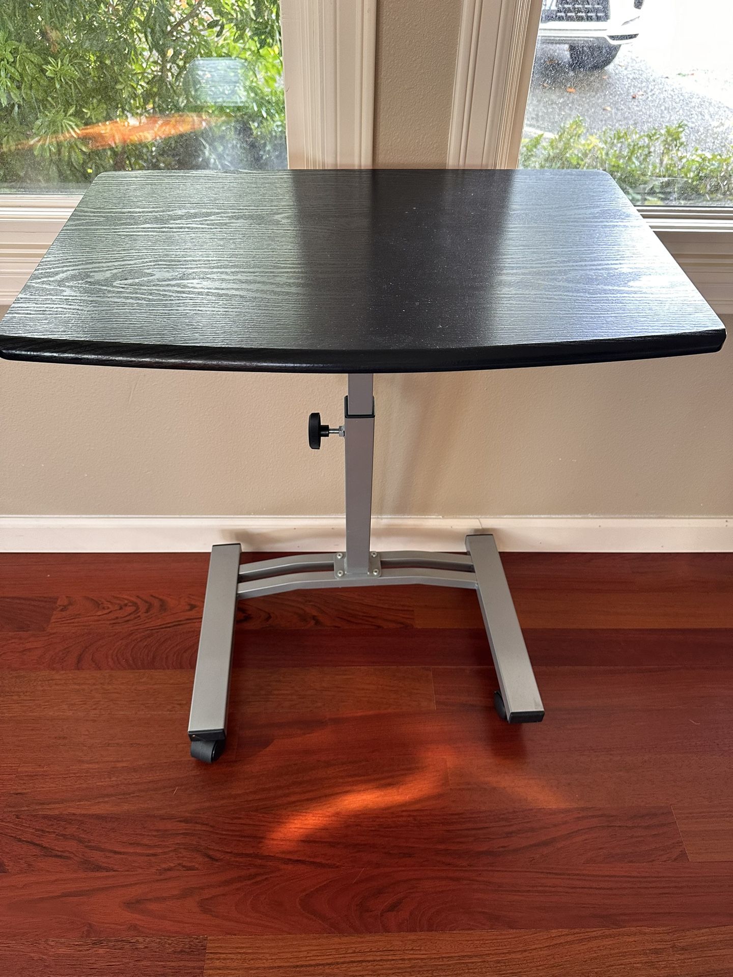 Side Table/height Adjustable/roller