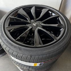 19” Tesla Model 3 Stiletto Original Rims In New Gloss Black With Tires Ready To Install
