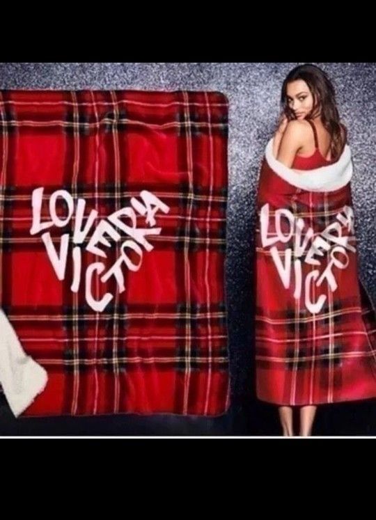 Victoria Secret Sherpa Throw ♡ Perfect For Christmas♡