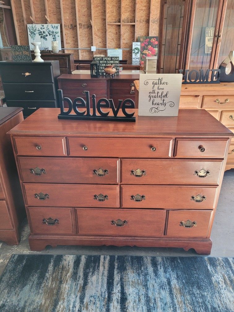 ETHAN ALLEN SMALL DRESSER