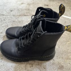 Women’s Size 9 Doc Martens – Like New, Never Worn