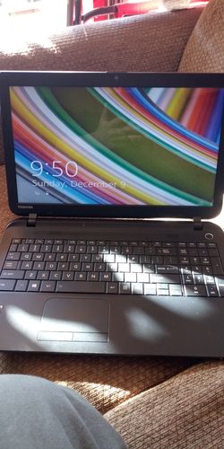 ************TOSHIBA SATELLITE C55 LAPTOP*************WORKS GREAT************