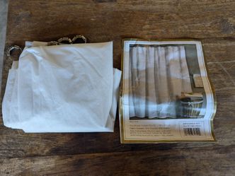 Pecking White shower curtain