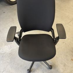 Steelcase Leap V2 Desk office gaming chair