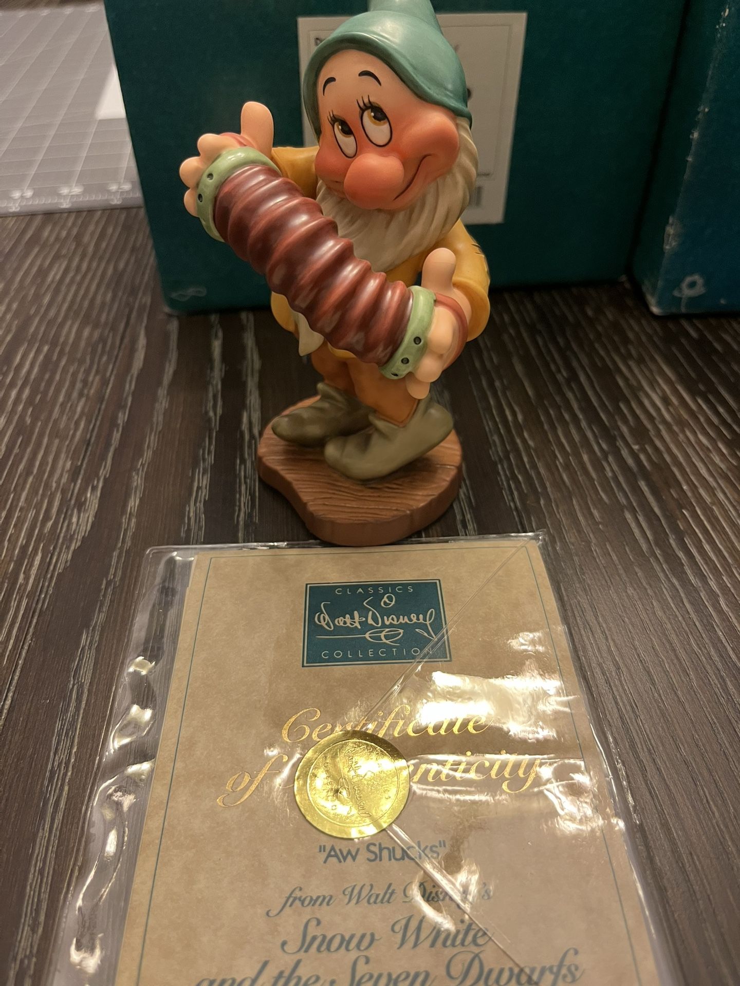 Disney - Snow White Figurine “Bashful”