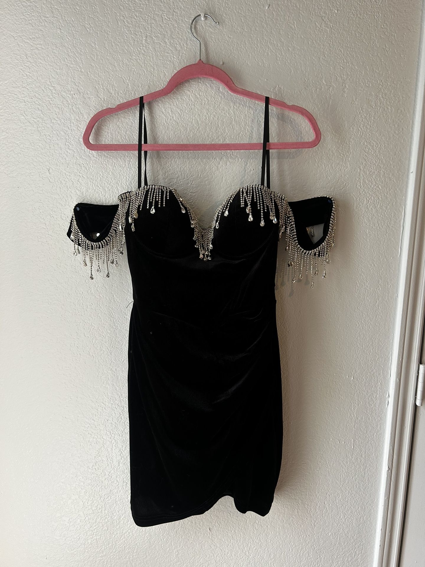 Vintage Hollywood Glam Dress – Size M”