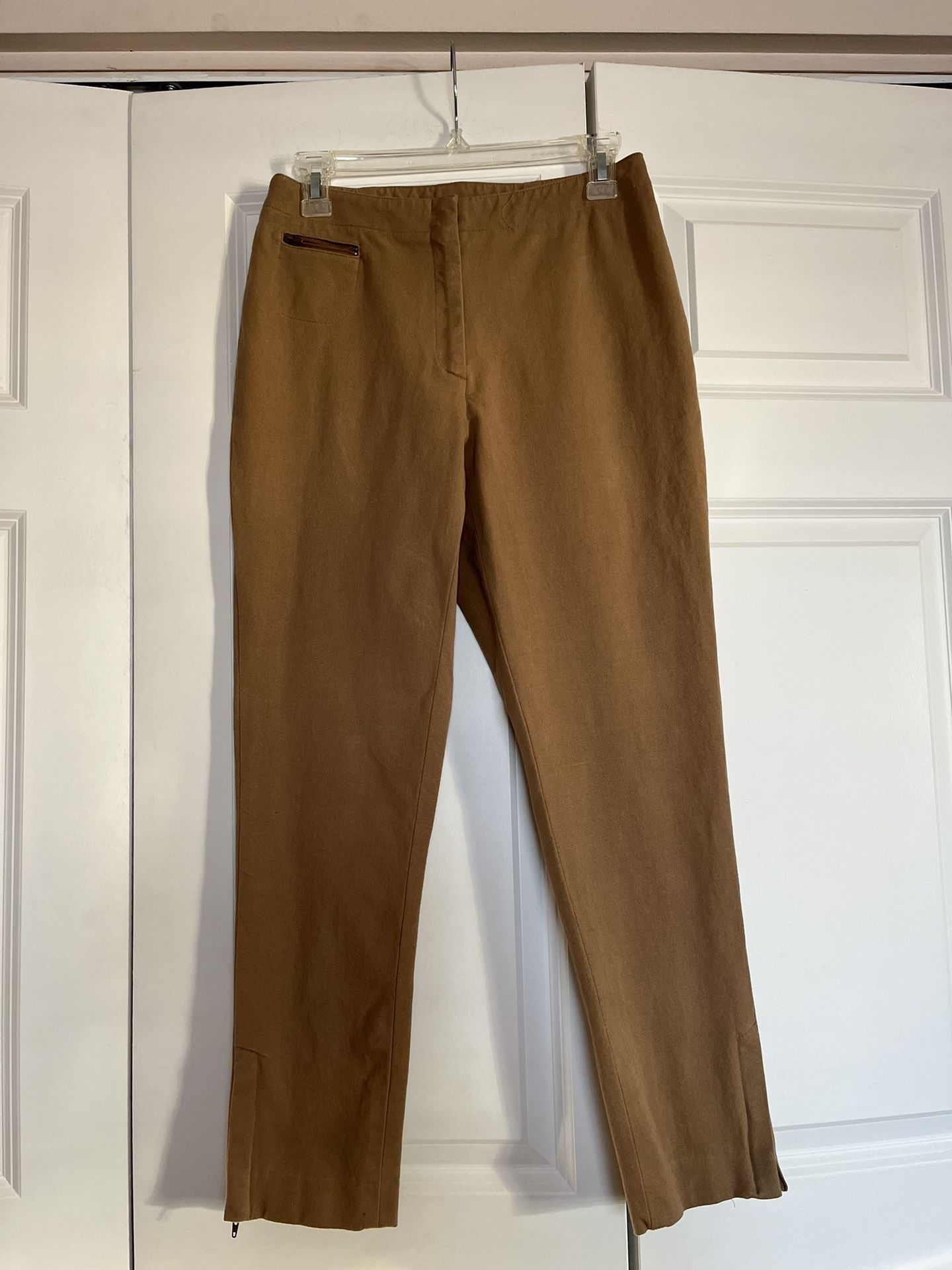 It’s Very Good Pants Made By Ralph LaurenThe Size Is 8 PetiteThe Color Is Camel It’s For Woman’s