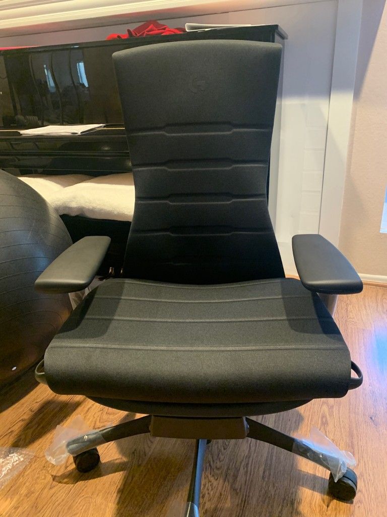 SaviorBack: Brand New Logitech Gaming Embody Chair Available In Black