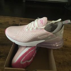 Kid’s Nike Air Max 270 size 7Y/8.5W